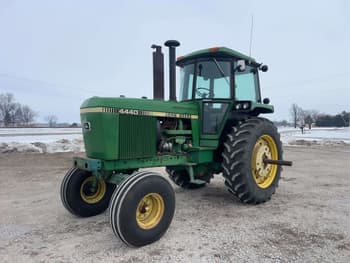 1982 John Deere 4440 Equipment Image0
