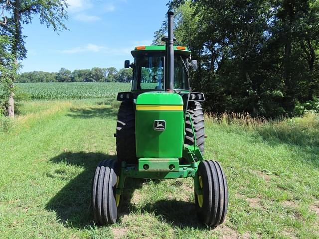 Image of John Deere 4440 equipment image 2