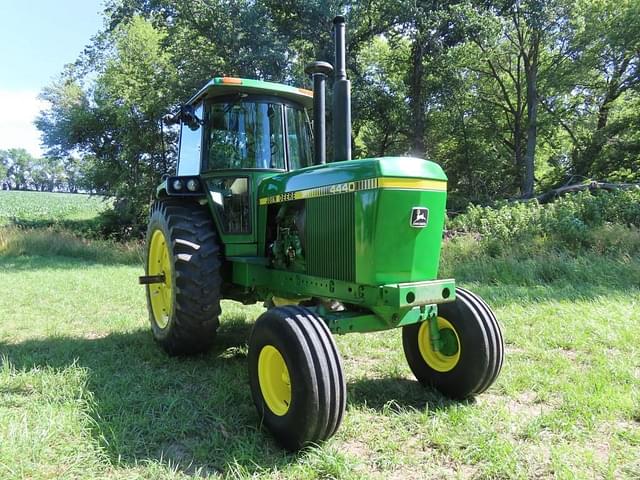 Image of John Deere 4440 equipment image 3