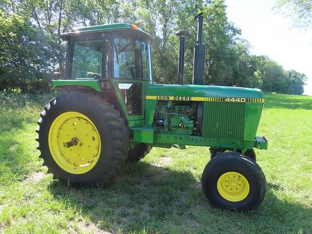 Image of John Deere 4440 equipment image 4