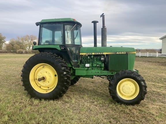 Main image John Deere 4440
