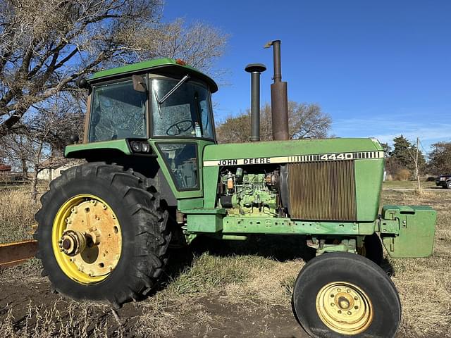 Image of John Deere 4440 equipment image 4