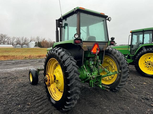 Image of John Deere 4440 equipment image 4