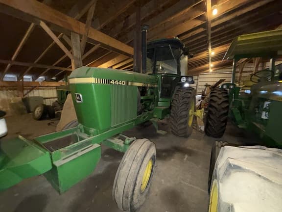 Image of John Deere 4440 equipment image 3