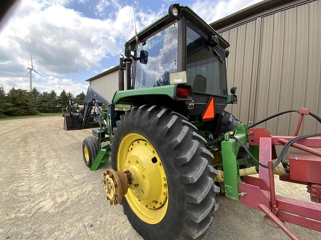 Image of John Deere 4440 equipment image 3