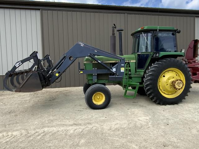 Image of John Deere 4440 equipment image 1