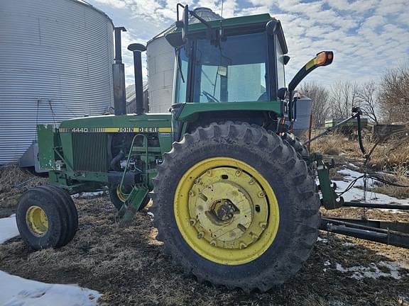 Image of John Deere 4440 equipment image 2
