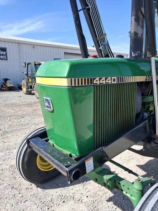 Image of John Deere 4440 equipment image 3
