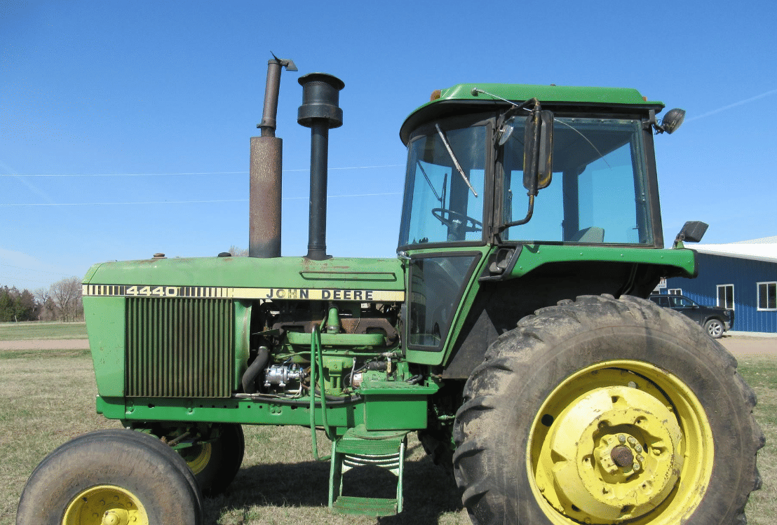 Main image John Deere 4440