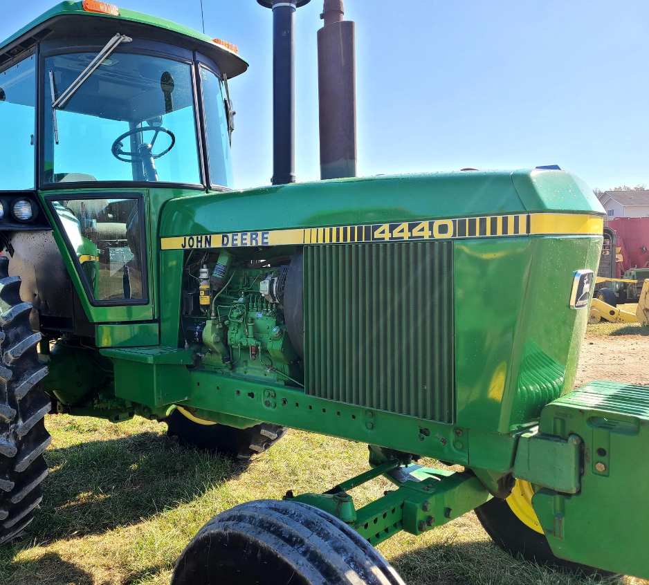 Main image John Deere 4440