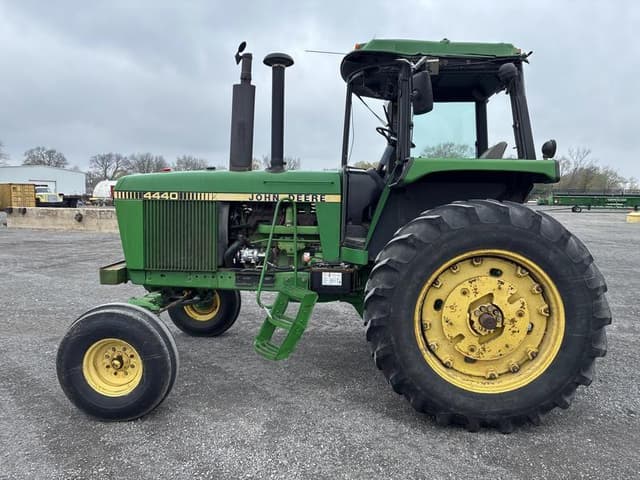 Image of John Deere 4440 equipment image 2