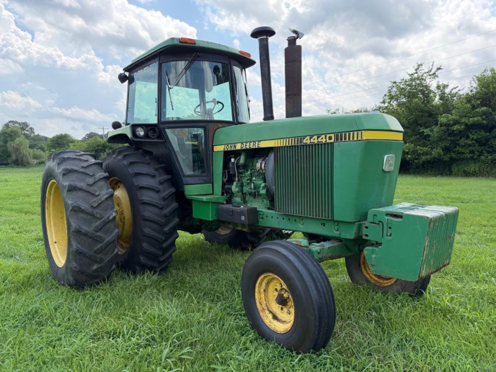 1982 John Deere 4440 Equipment Image0