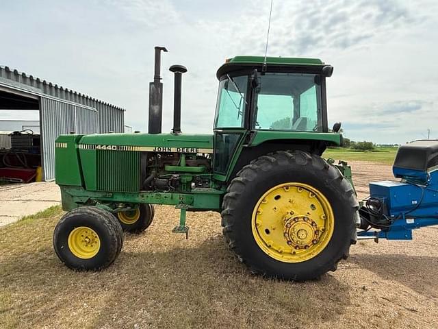 Image of John Deere 4440 equipment image 1