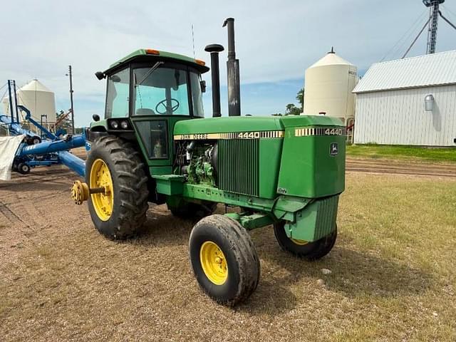 Image of John Deere 4440 equipment image 3