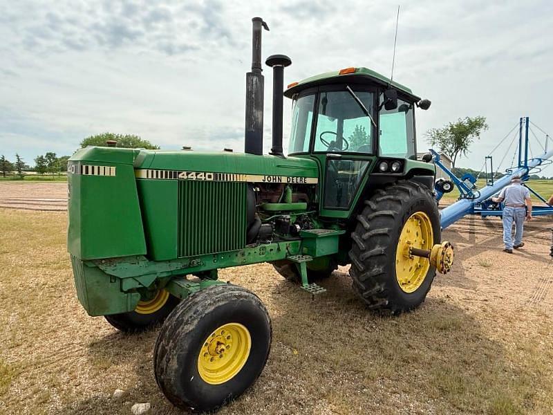 Image of John Deere 4440 Primary image