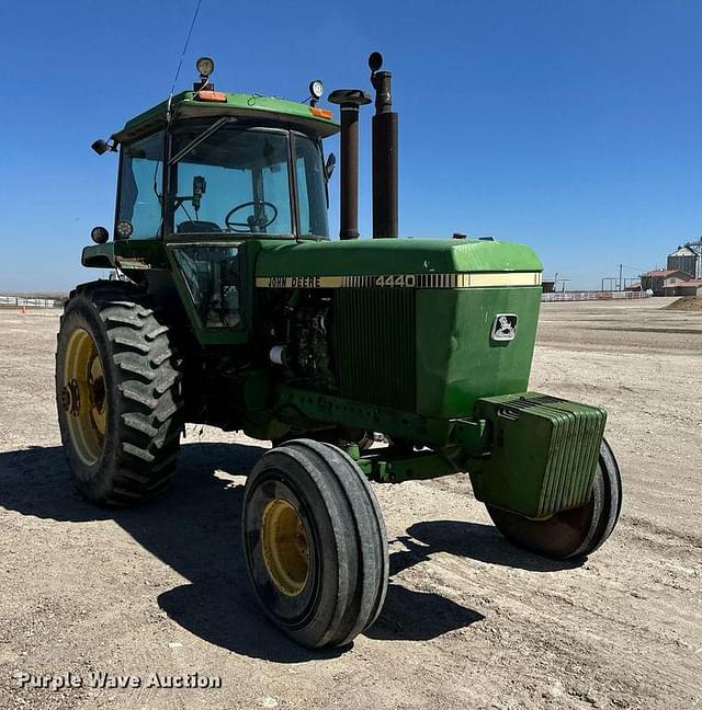 Image of John Deere 4440 equipment image 2