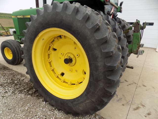 Image of John Deere 4640 equipment image 2