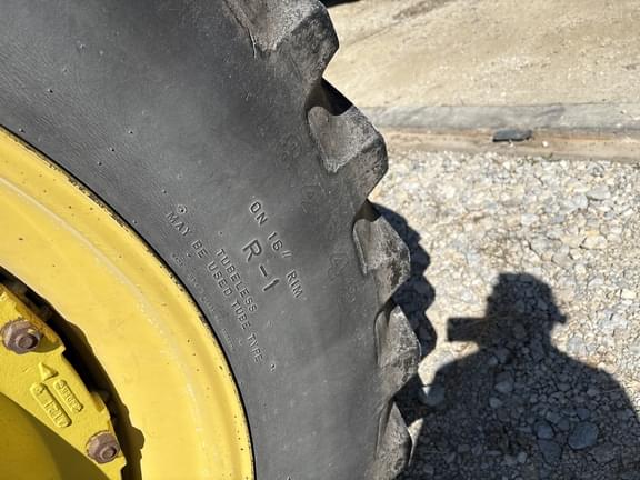 Image of John Deere 4640 equipment image 4