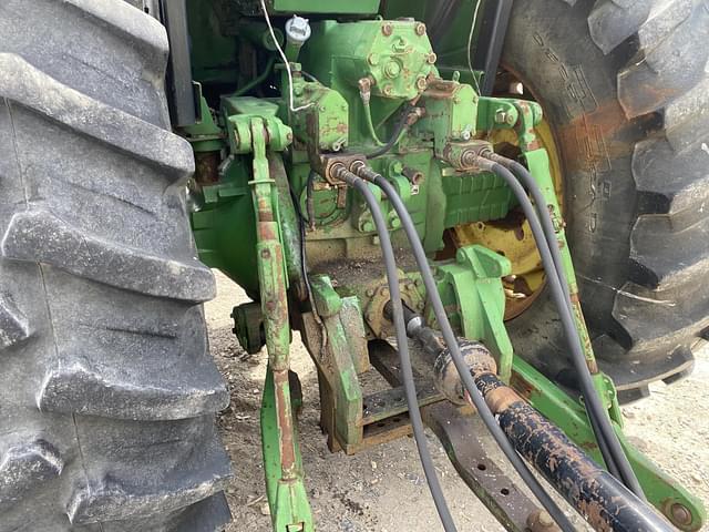 Image of John Deere 4640 equipment image 3