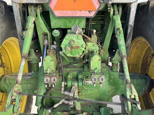 Image of John Deere 4640 equipment image 4