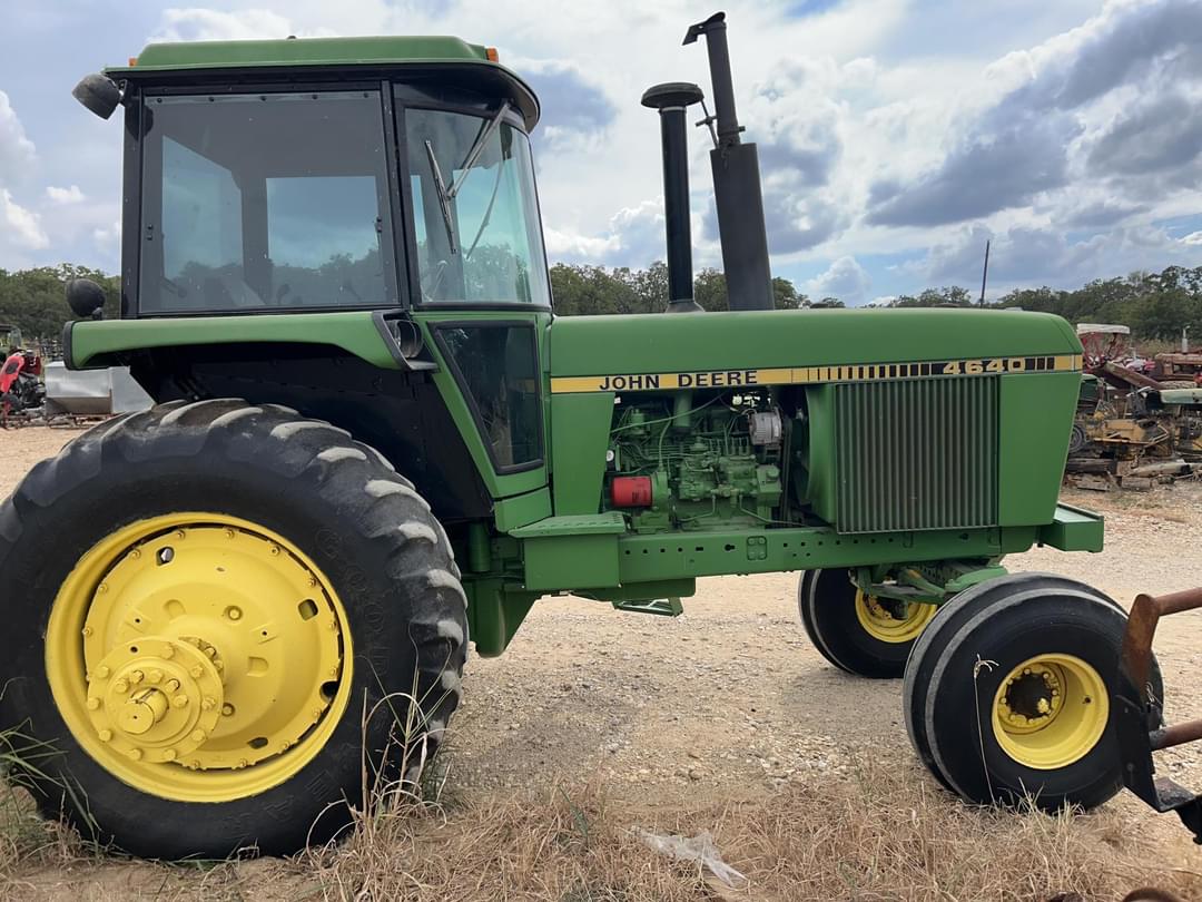 Image of John Deere 4640 Primary image