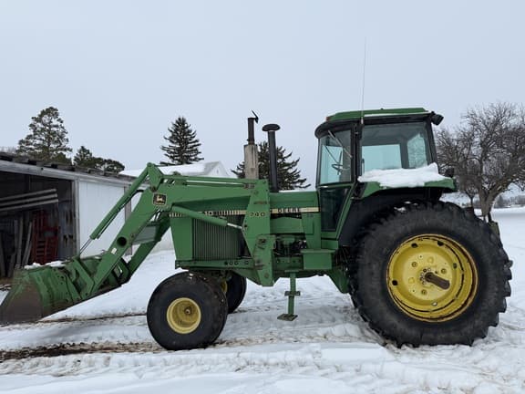 Image of John Deere 4640 equipment image 1