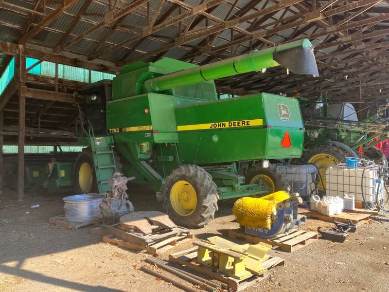 1982 John Deere 7720 Equipment Image0