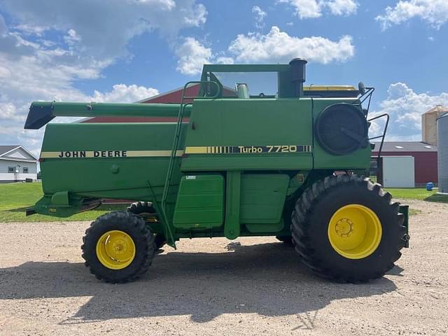 Image of John Deere Turbo 7720 equipment image 3