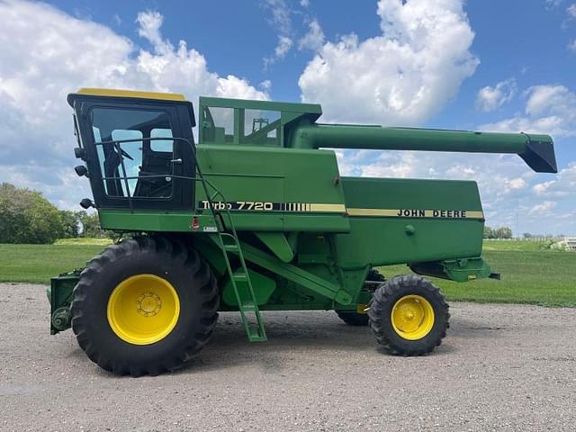 Image of John Deere Turbo 7720 equipment image 2