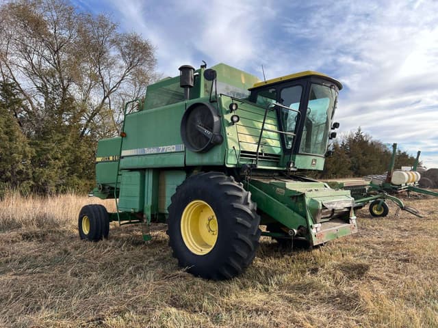 Image of John Deere 7720 equipment image 4