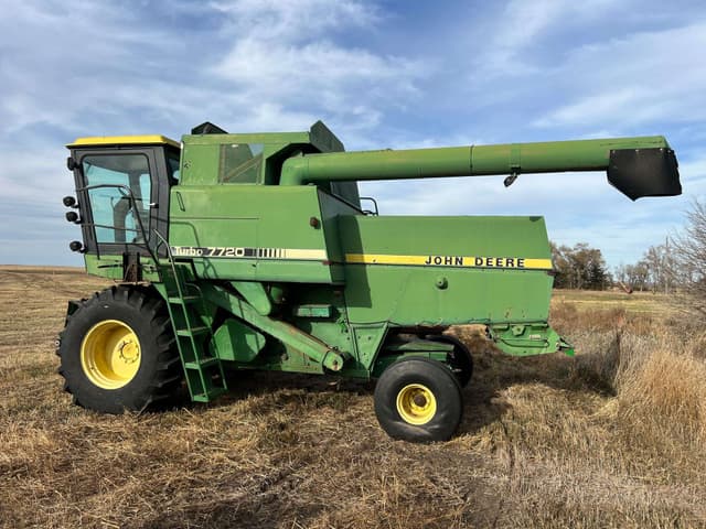 Image of John Deere 7720 equipment image 2