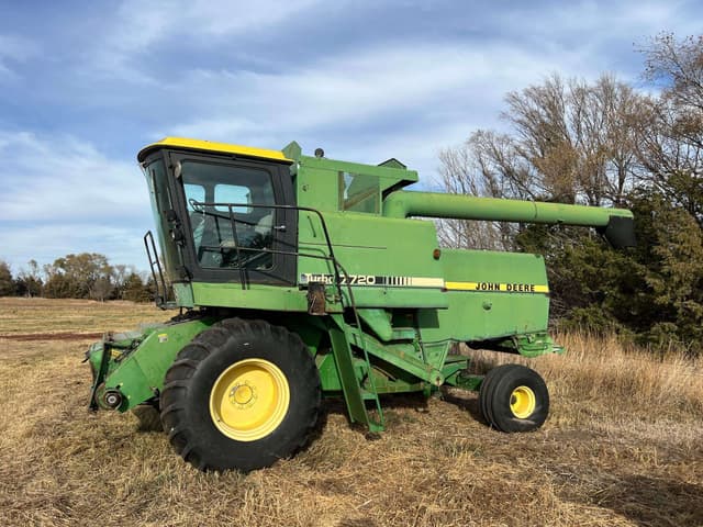 Image of John Deere 7720 equipment image 1
