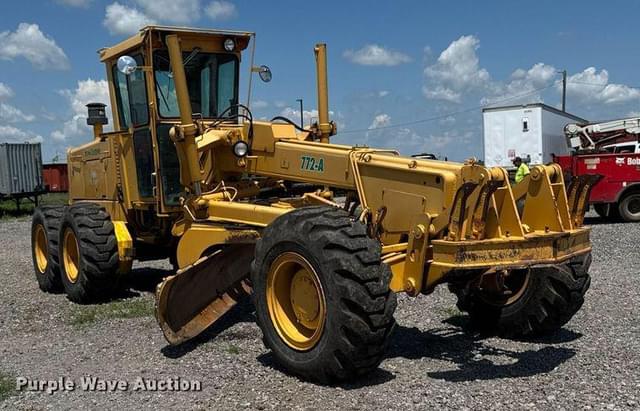 Image of John Deere 772A equipment image 2
