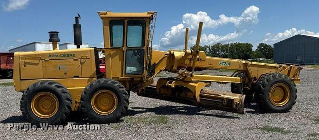 Image of John Deere 772A equipment image 3