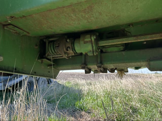 Image of John Deere 843 equipment image 4