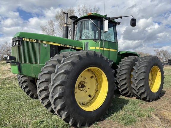 1982 John Deere 8650 Equipment Image0