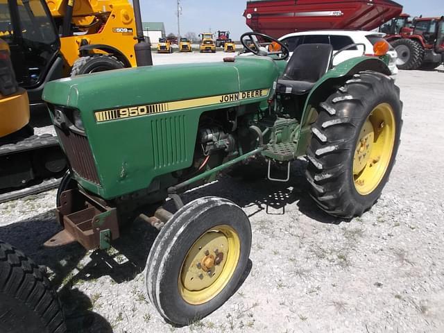 Image of John Deere 950 equipment image 1