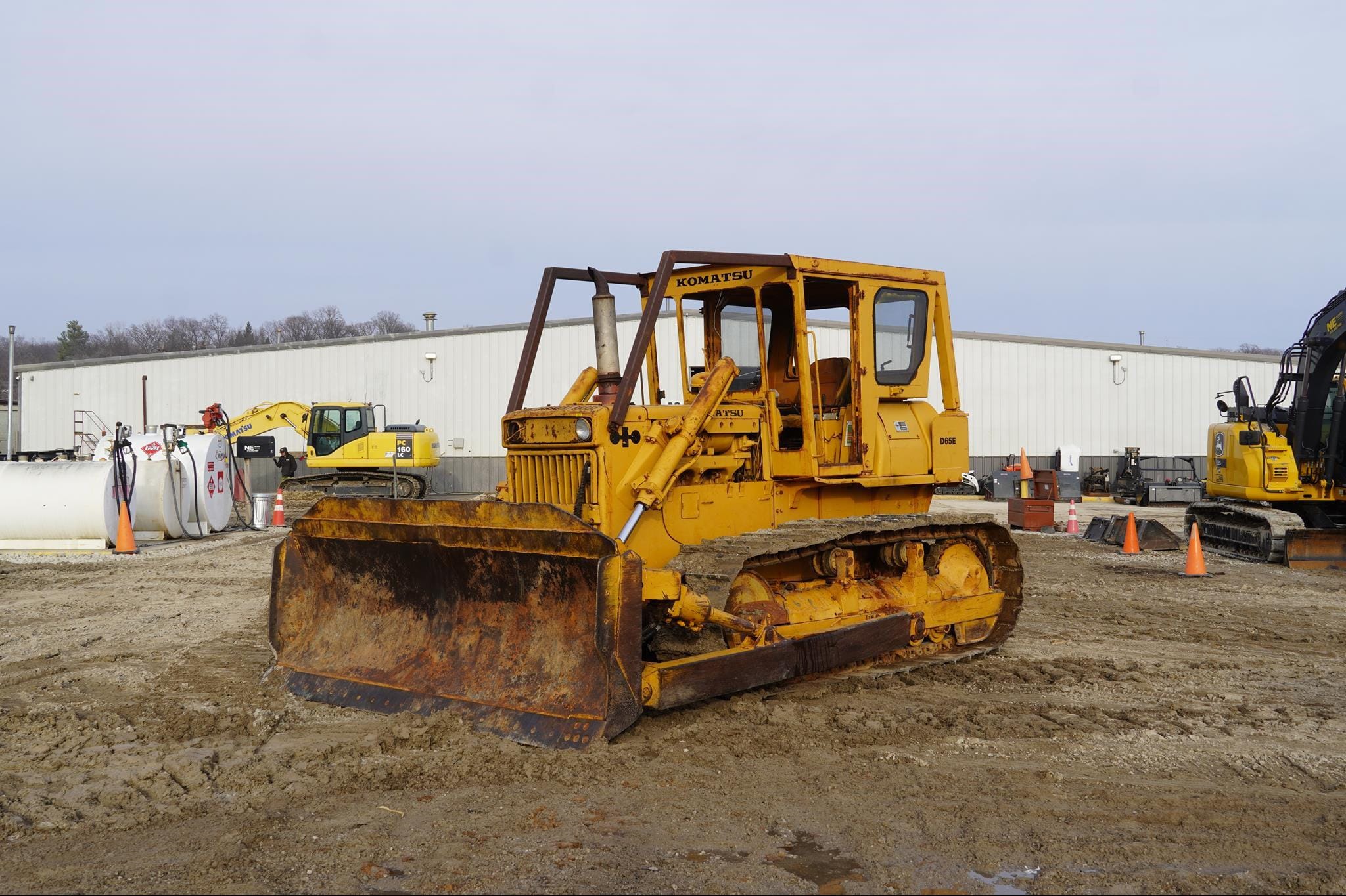 Main image Komatsu D65E