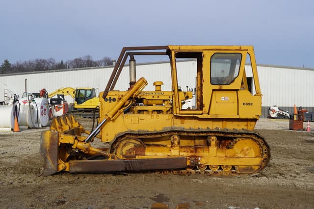 Image of Komatsu D65E equipment image 2