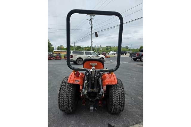 Image of Kubota B7100 equipment image 4