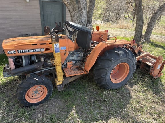 1982 Kubota B8200 Equipment Image0