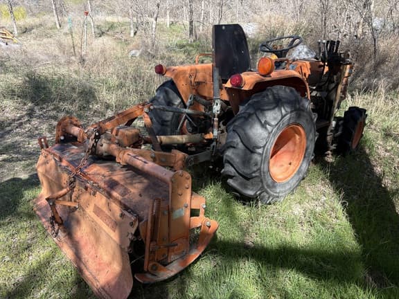 Image of Kubota B8200 equipment image 4