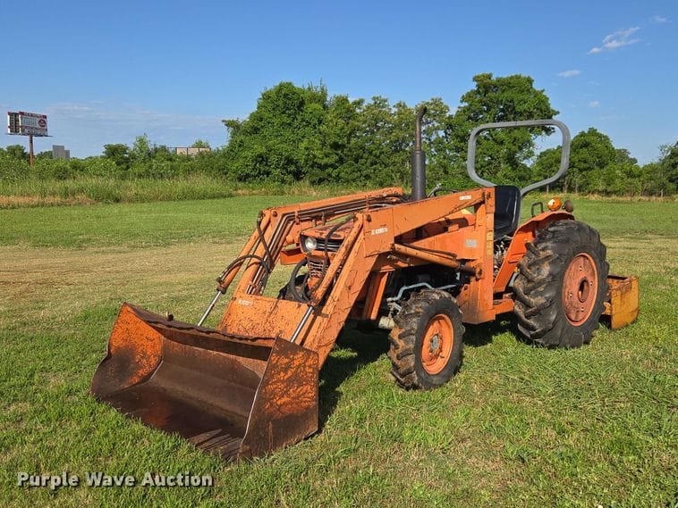 1982 Kubota L355 Equipment Image0