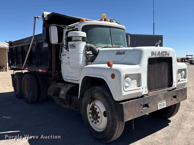 Image of Mack R686ST equipment image 4
