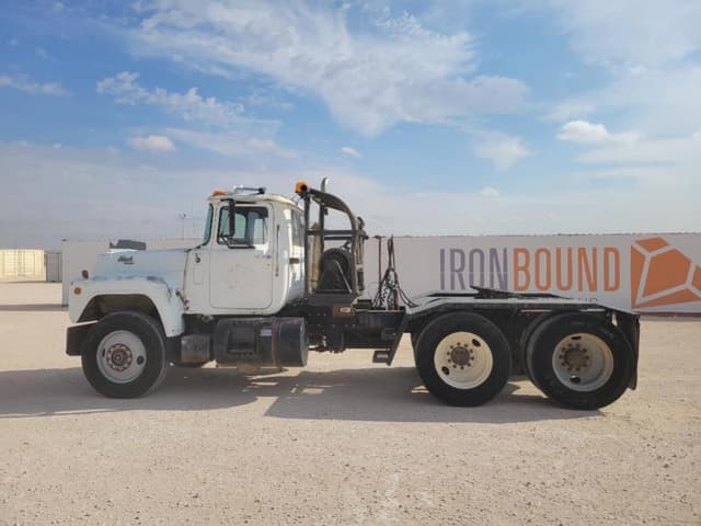 Image of Mack R686ST equipment image 1