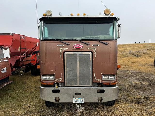 Image of Peterbilt 362 equipment image 1