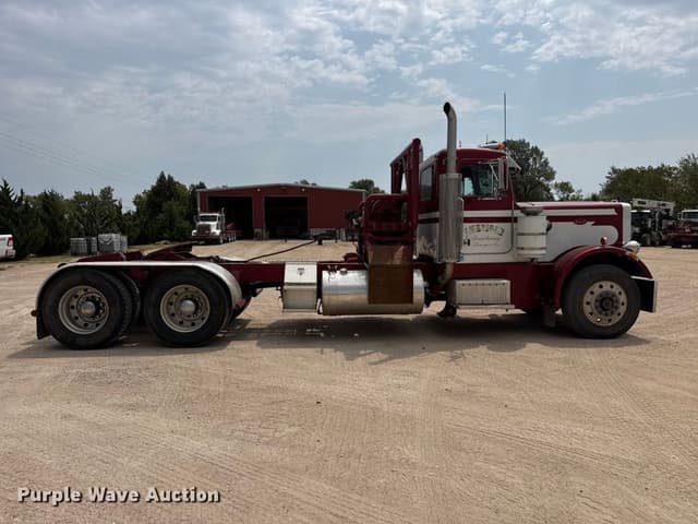 Image of Peterbilt 382 equipment image 3