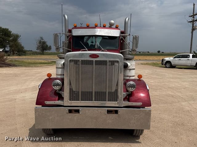 Image of Peterbilt 382 equipment image 1
