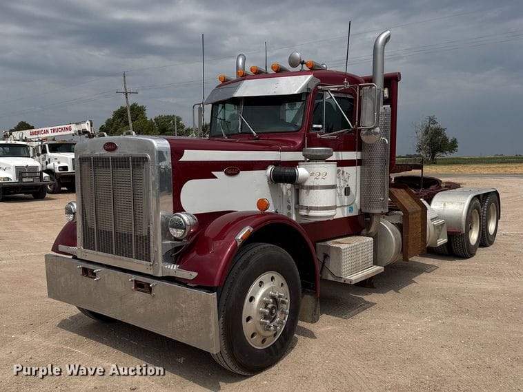 1982 Peterbilt 382 Equipment Image0