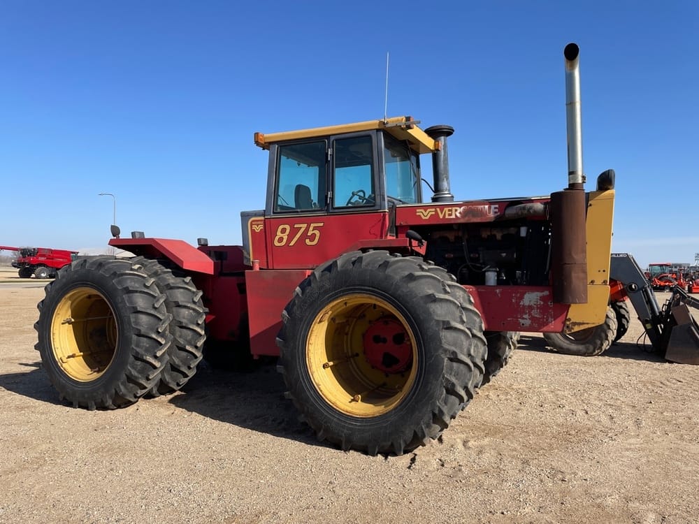 1982 Versatile 875 Equipment Image0